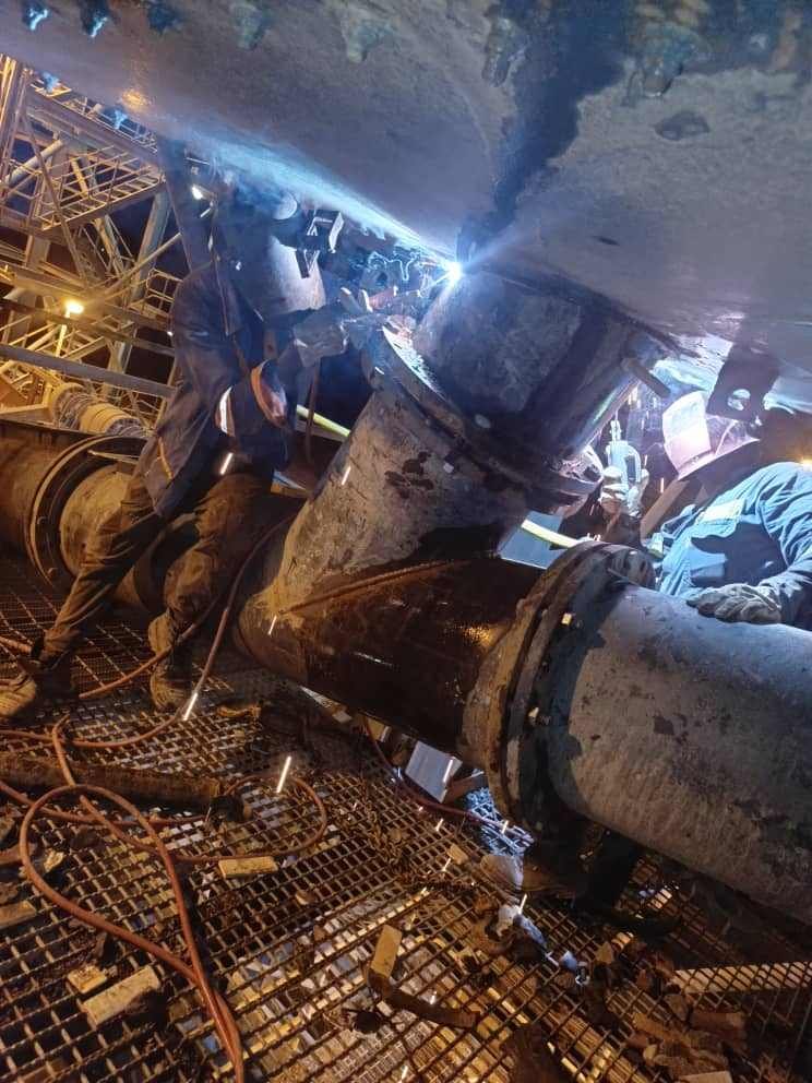 Soudeur en intervention dans une installation industrielle